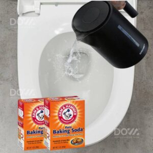 Cách thông bồn cầu bị tắc bằng nước nóng và baking soda tại nhà